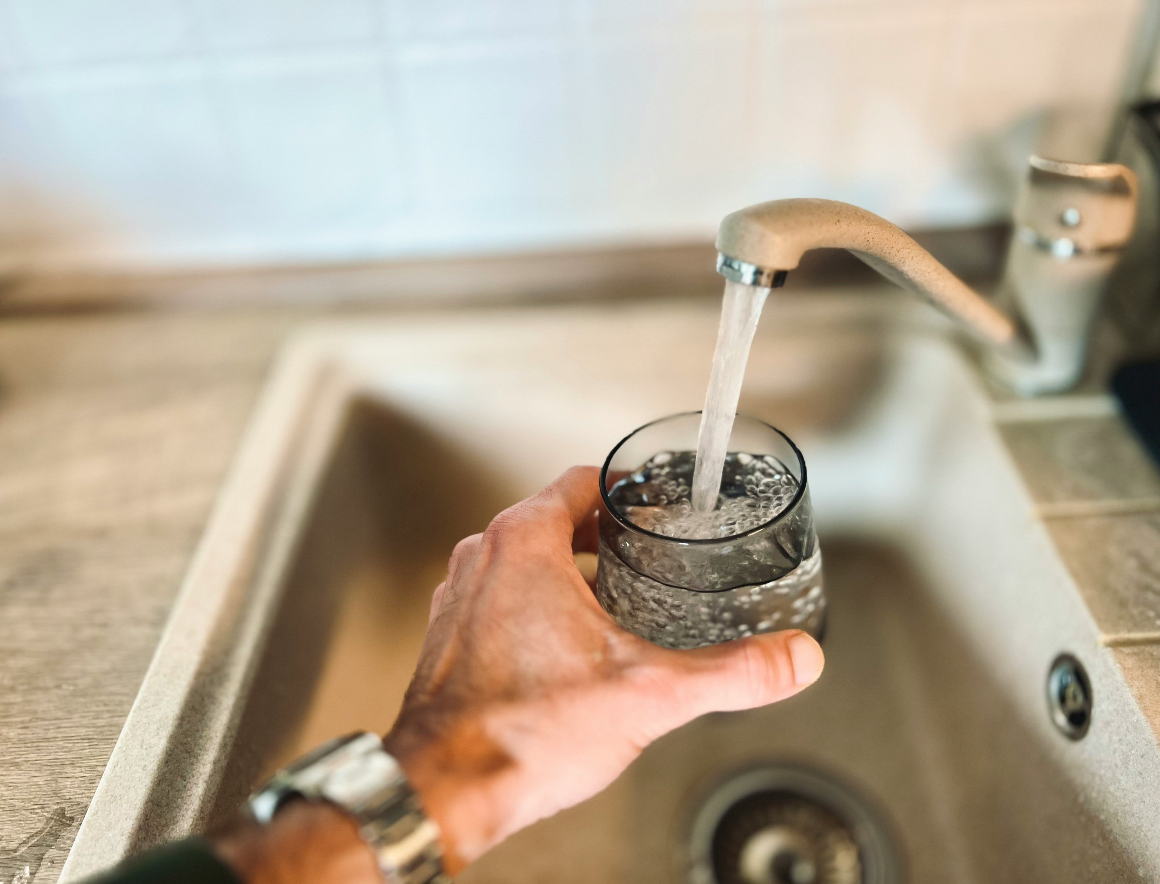Diferencia entre agua limpia y agua segura: lo que realmente importa para tu salud