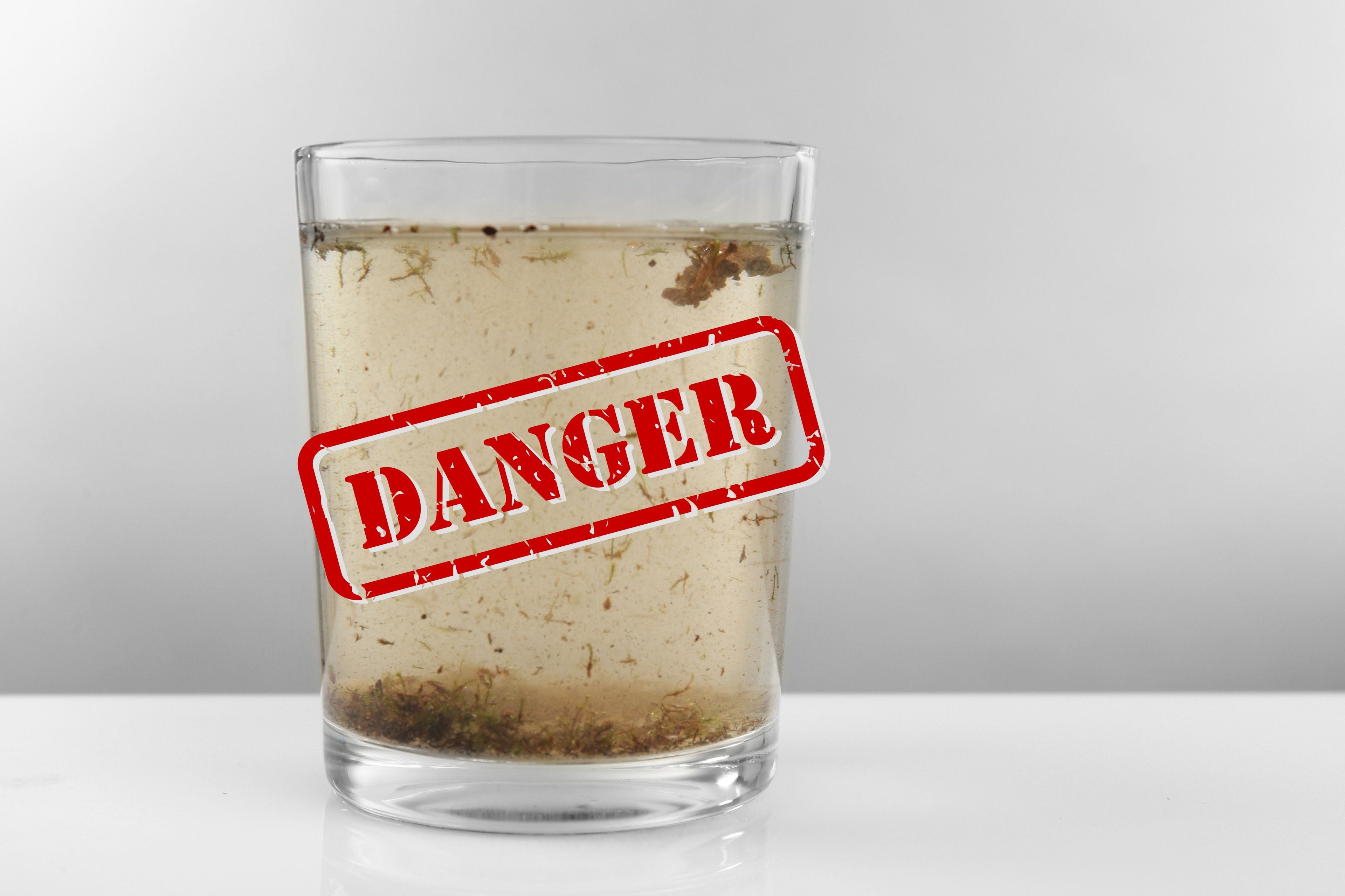 Riesgos de consumir agua de mala calidad