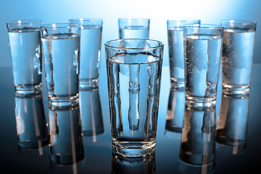 ¿Cuántos vasos de agua debo beber al día? Riesgos de tomar muy poca o demasiada